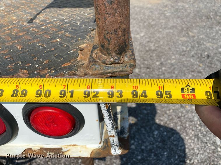 image for item KW9268 2007 International 4300  digger derrick truck