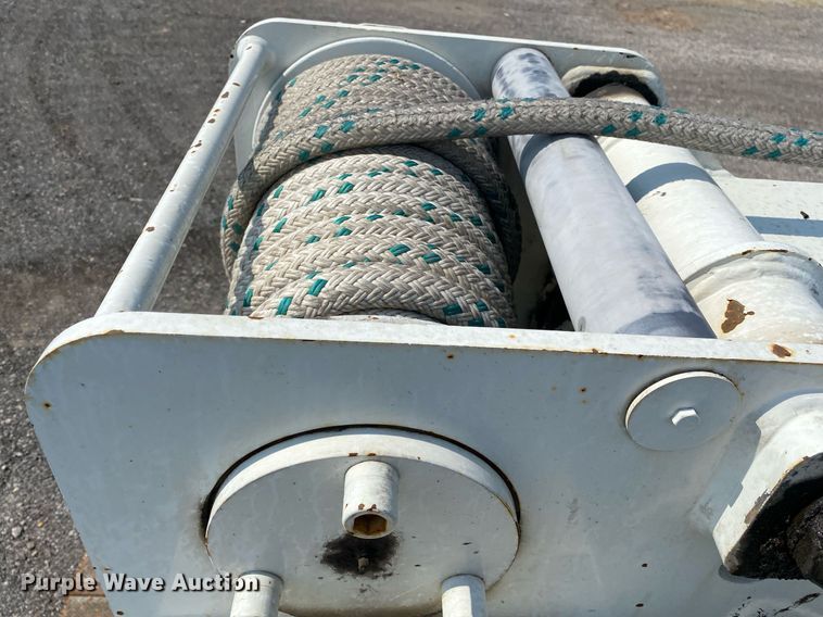 image for item KW9268 2007 International 4300  digger derrick truck