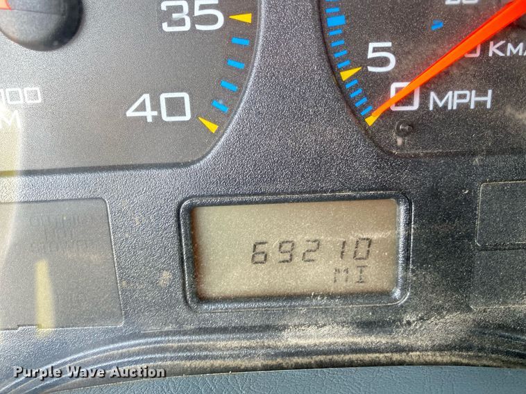 image for item KW9268 2007 International 4300  digger derrick truck