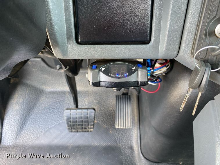 image for item KW9268 2007 International 4300  digger derrick truck