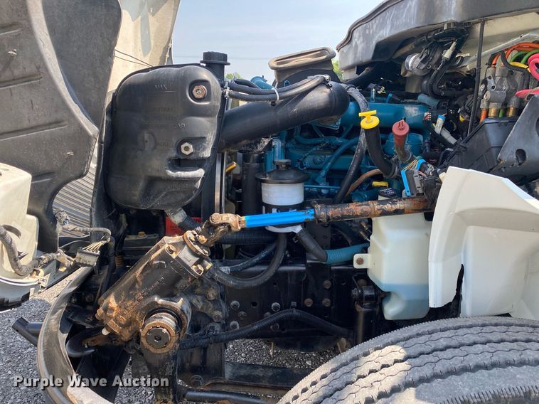 image for item KW9268 2007 International 4300  digger derrick truck