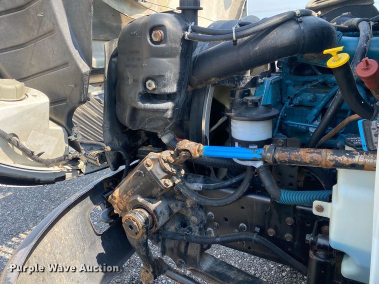 image for item KW9268 2007 International 4300  digger derrick truck