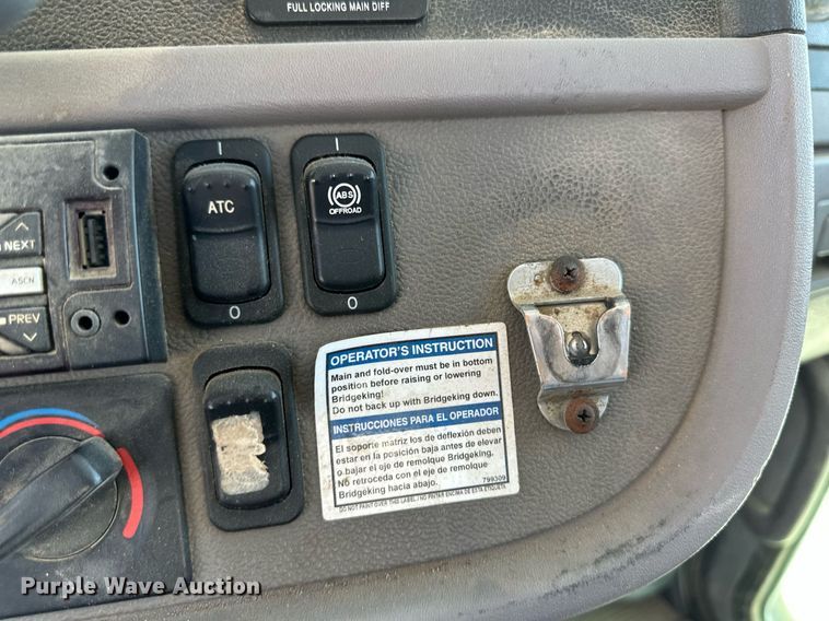 image for item KX9003 2015 Peterbilt 365  ready mix truck