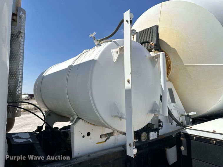 image for item KX9003 2015 Peterbilt 365  ready mix truck