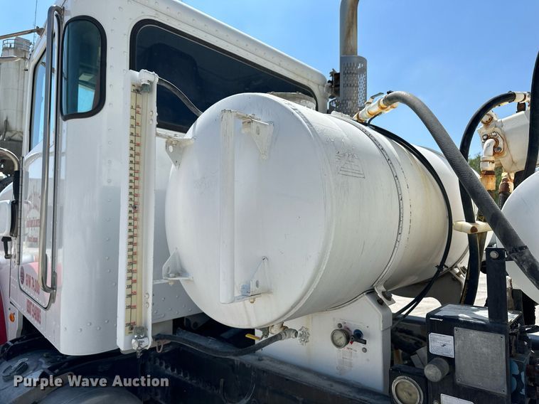 image for item KX9003 2015 Peterbilt 365  ready mix truck