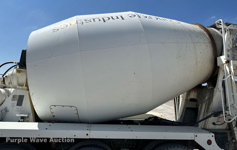 image for item KX9003 2015 Peterbilt 365  ready mix truck