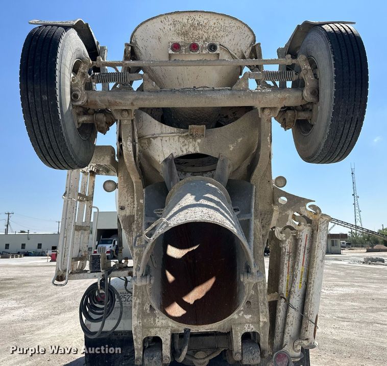 image for item KX9003 2015 Peterbilt 365  ready mix truck