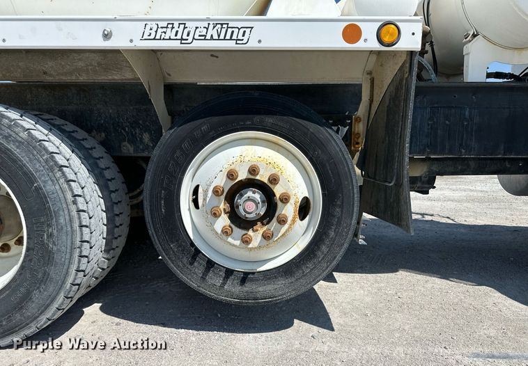 image for item KX9003 2015 Peterbilt 365  ready mix truck