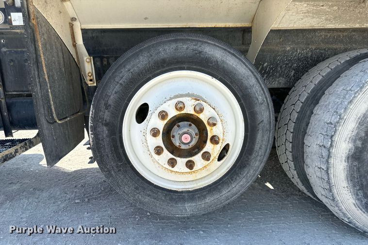 image for item KX9003 2015 Peterbilt 365  ready mix truck