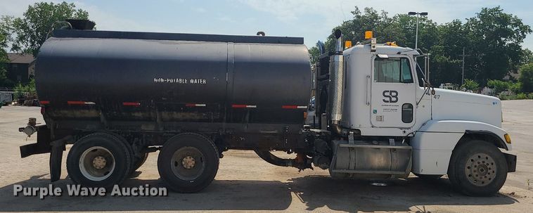 image for item LE9146 1990 Freightliner FLD  water truck
