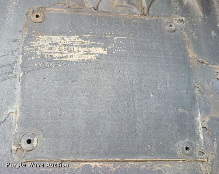 image for item LE9146 1990 Freightliner FLD  water truck