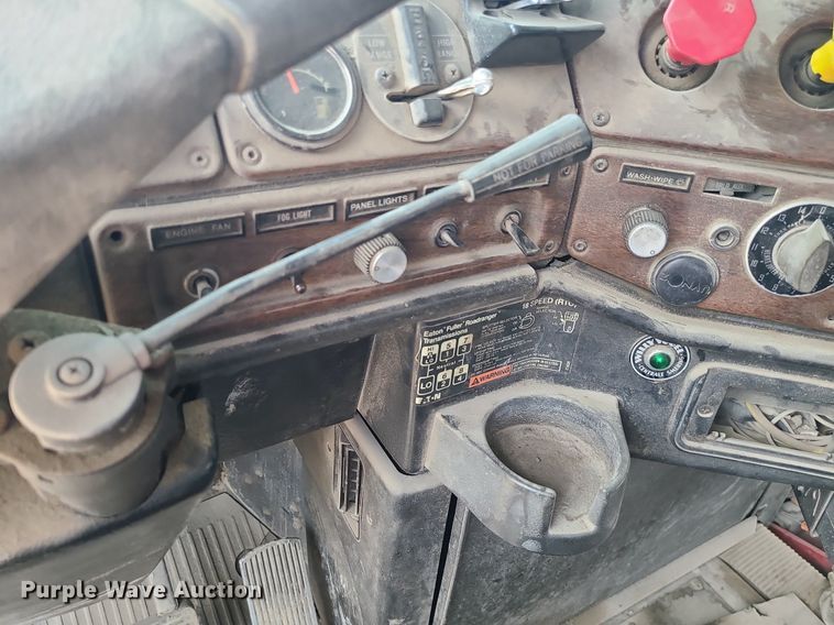 image for item LE9146 1990 Freightliner FLD  water truck