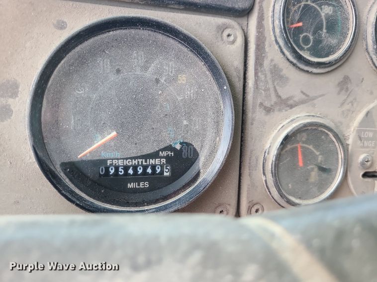 image for item LE9146 1990 Freightliner FLD  water truck