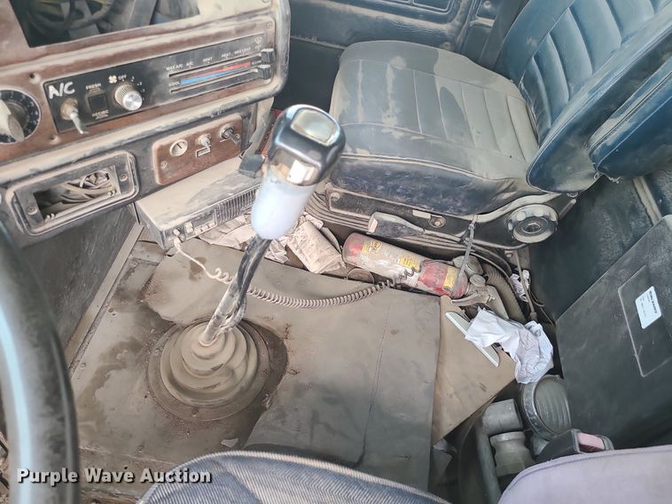 image for item LE9146 1990 Freightliner FLD  water truck