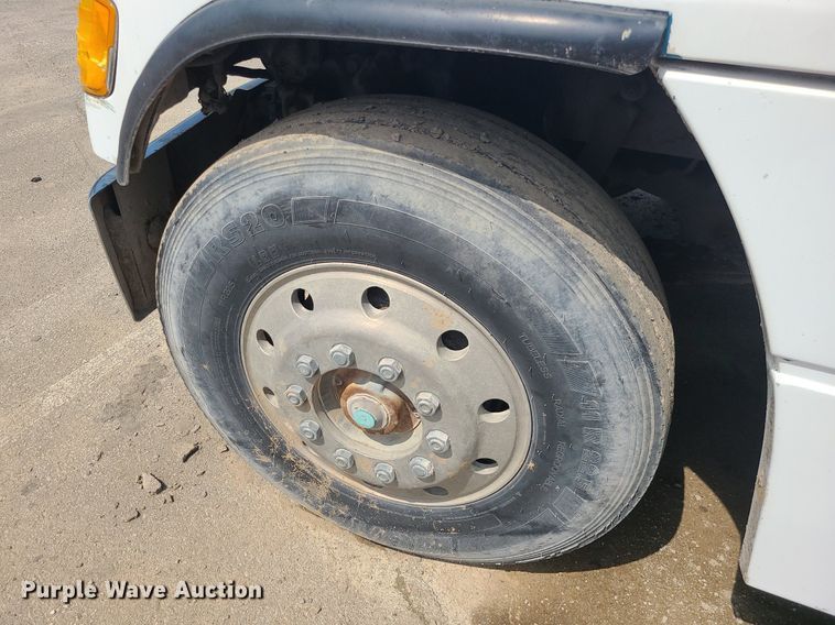 image for item LE9146 1990 Freightliner FLD  water truck