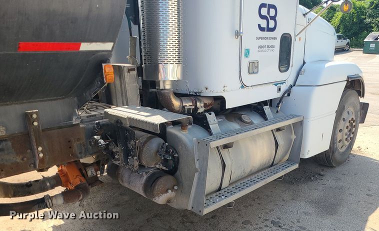 image for item LE9146 1990 Freightliner FLD  water truck