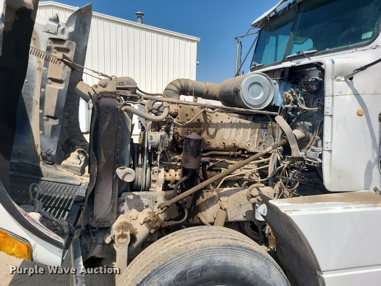 image for item LE9146 1990 Freightliner FLD  water truck