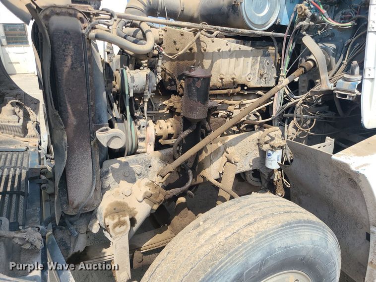 image for item LE9146 1990 Freightliner FLD  water truck