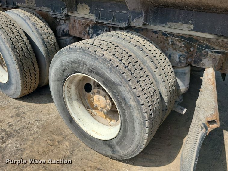 image for item LE9146 1990 Freightliner FLD  water truck