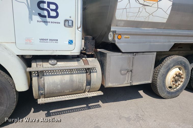 image for item LE9147 1998 Volvo WG  water truck