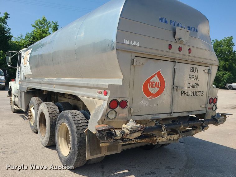 image for item LE9147 1998 Volvo WG  water truck