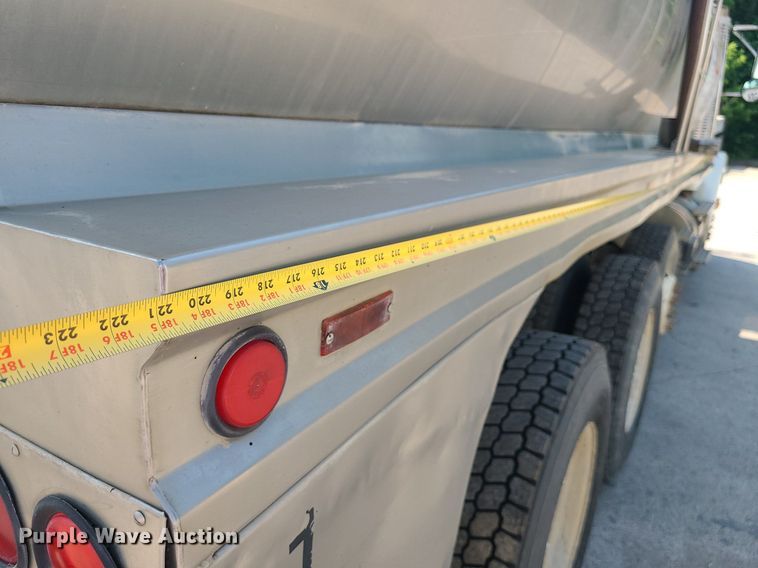 image for item LE9147 1998 Volvo WG  water truck