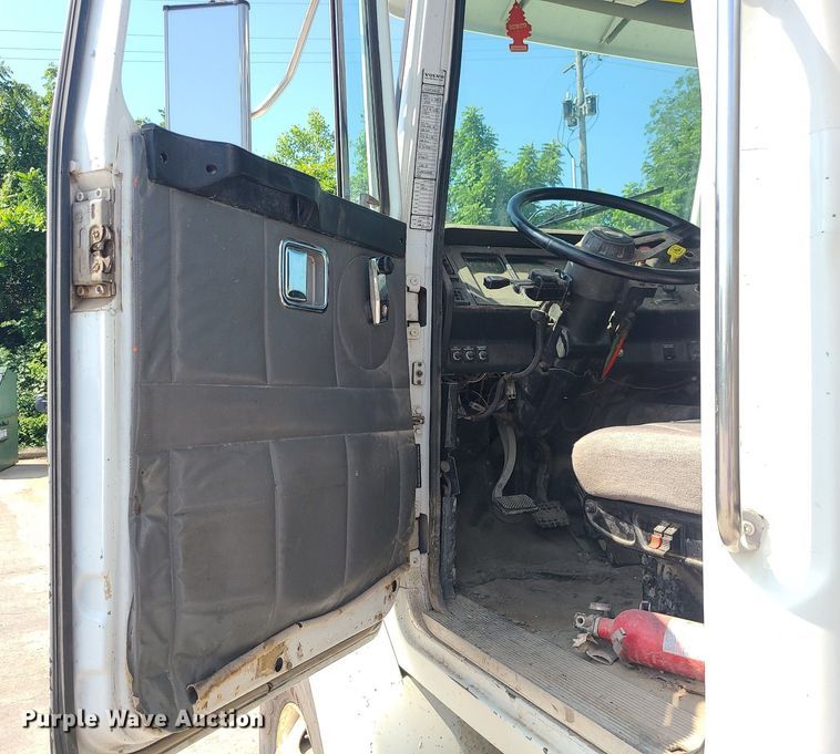 image for item LE9147 1998 Volvo WG  water truck