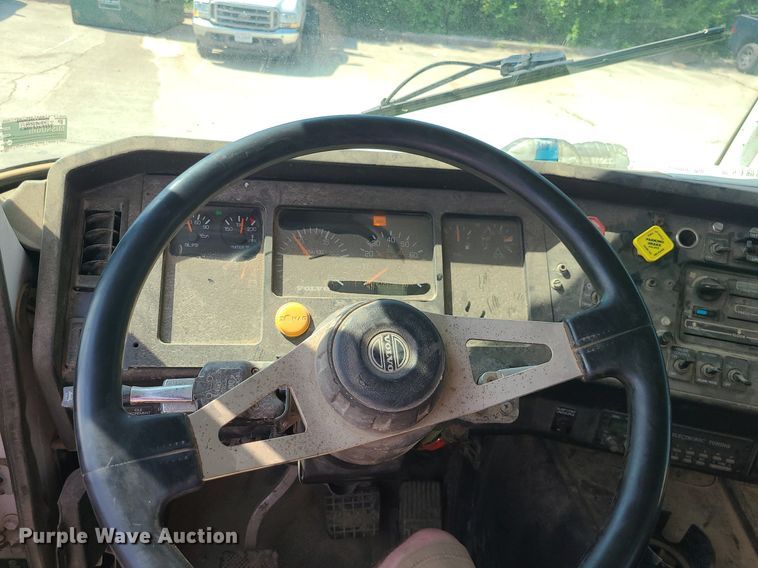 image for item LE9147 1998 Volvo WG  water truck