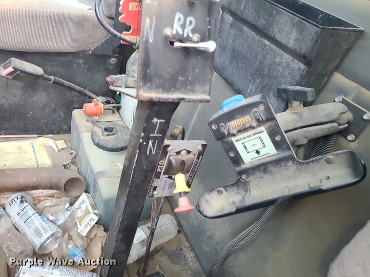 image for item LE9147 1998 Volvo WG  water truck