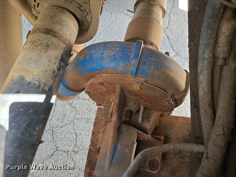 image for item LE9147 1998 Volvo WG  water truck