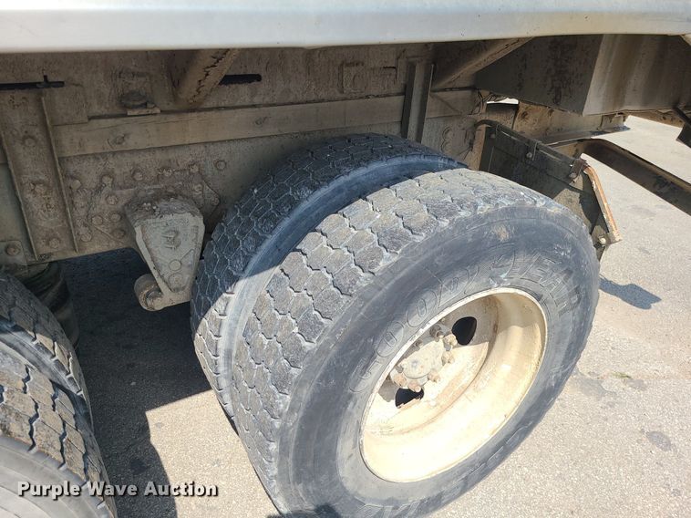 image for item LE9147 1998 Volvo WG  water truck