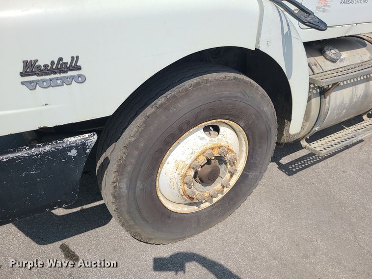 image for item LE9147 1998 Volvo WG  water truck