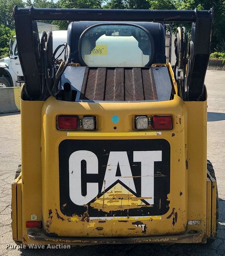 image for item LE9148 2013 Caterpillar 262C2  skid steer loader