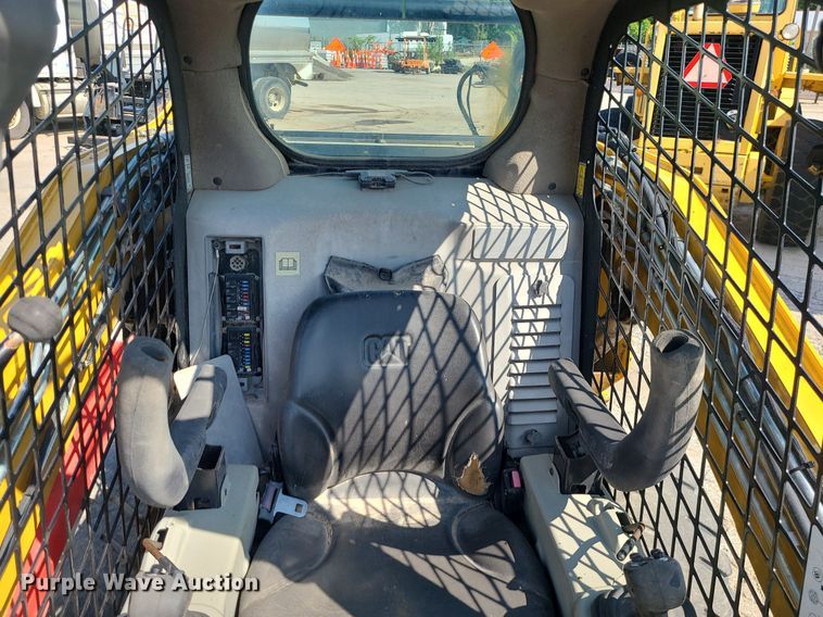 image for item LE9148 2013 Caterpillar 262C2  skid steer loader