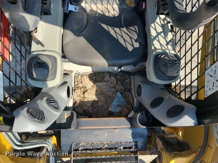 image for item LE9148 2013 Caterpillar 262C2  skid steer loader