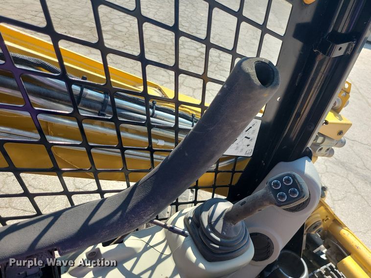 image for item LE9148 2013 Caterpillar 262C2  skid steer loader