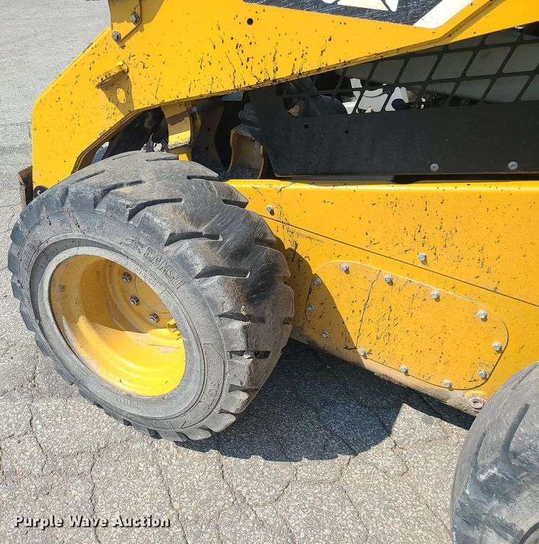 image for item LE9148 2013 Caterpillar 262C2  skid steer loader
