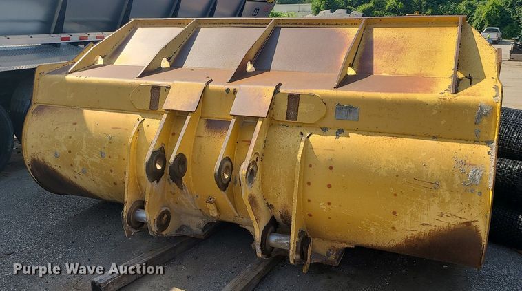 image for item LE9149 Caterpillar 980  bucket