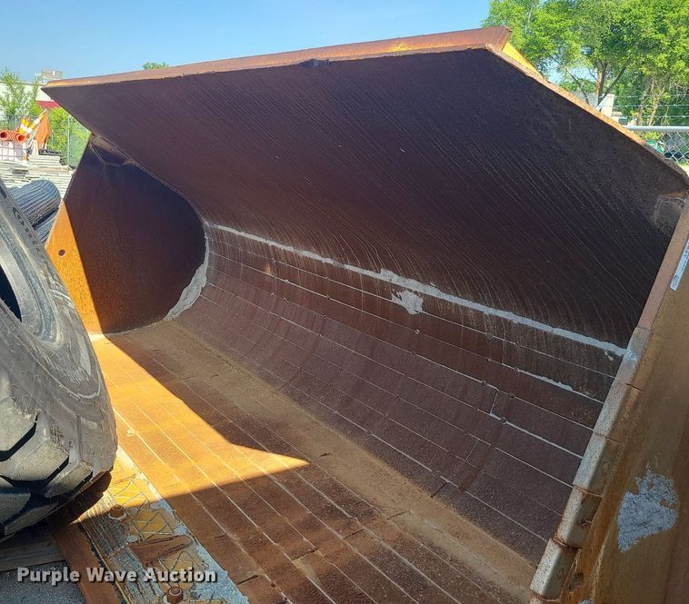 image for item LE9149 Caterpillar 980  bucket