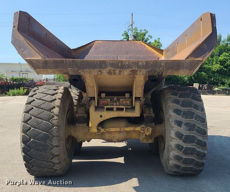 image for item LE9151 2005 Caterpillar 740  haul truck