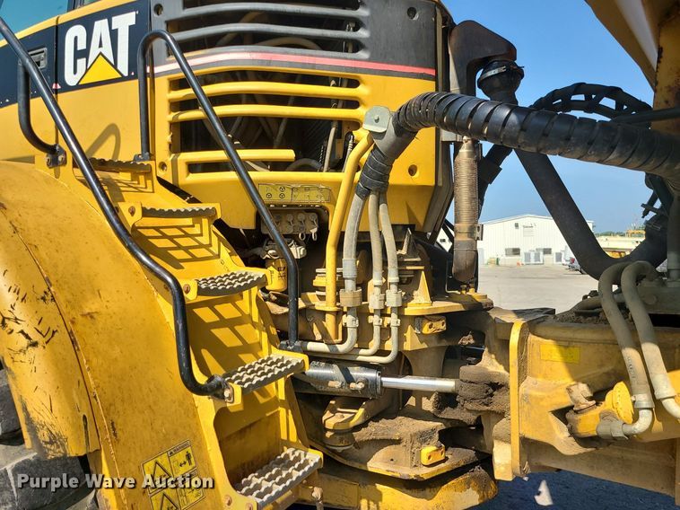 image for item LE9151 2005 Caterpillar 740  haul truck