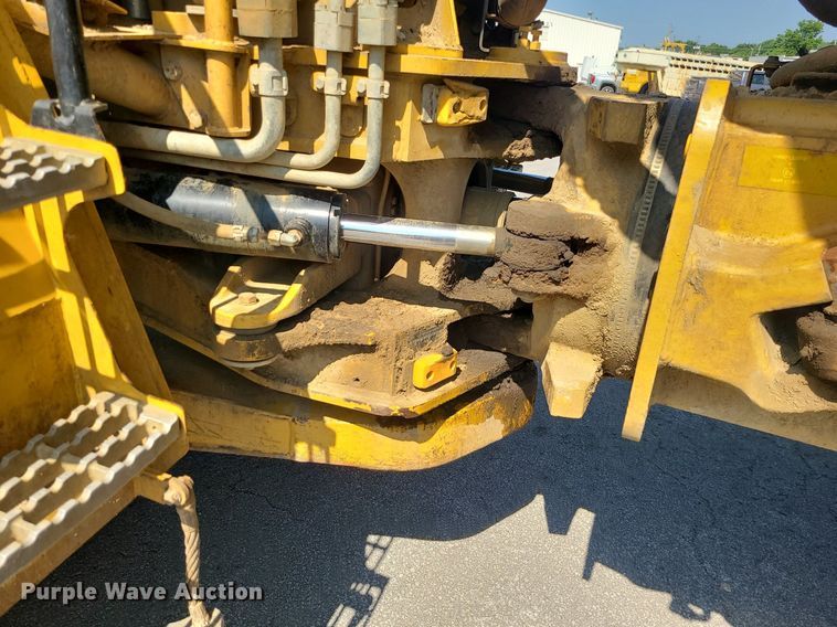 image for item LE9151 2005 Caterpillar 740  haul truck