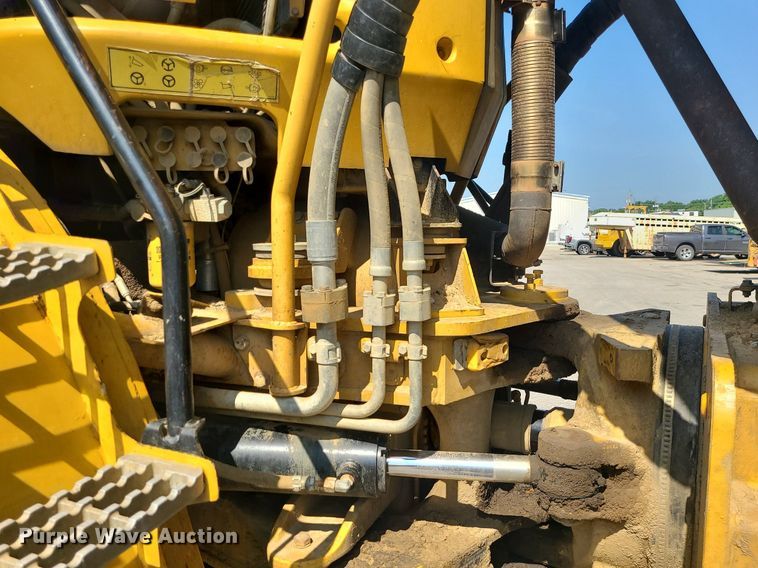 image for item LE9151 2005 Caterpillar 740  haul truck