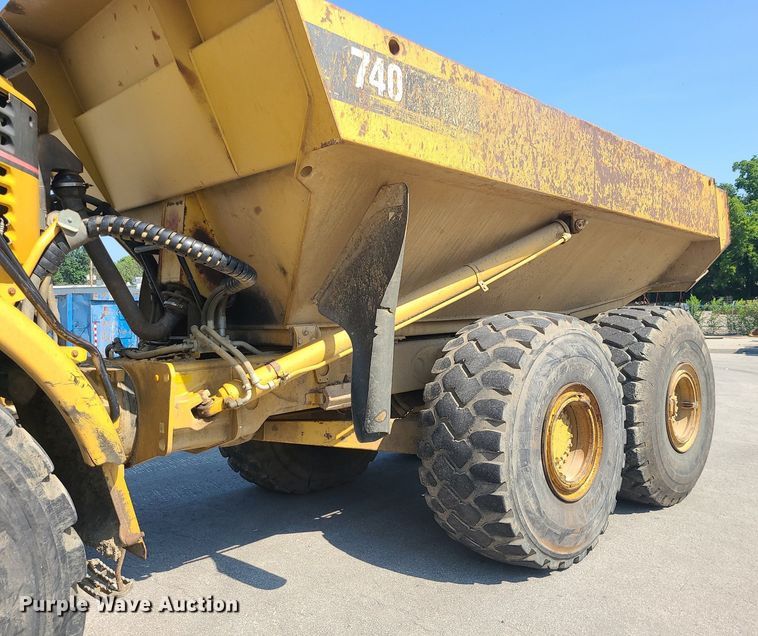image for item LE9151 2005 Caterpillar 740  haul truck