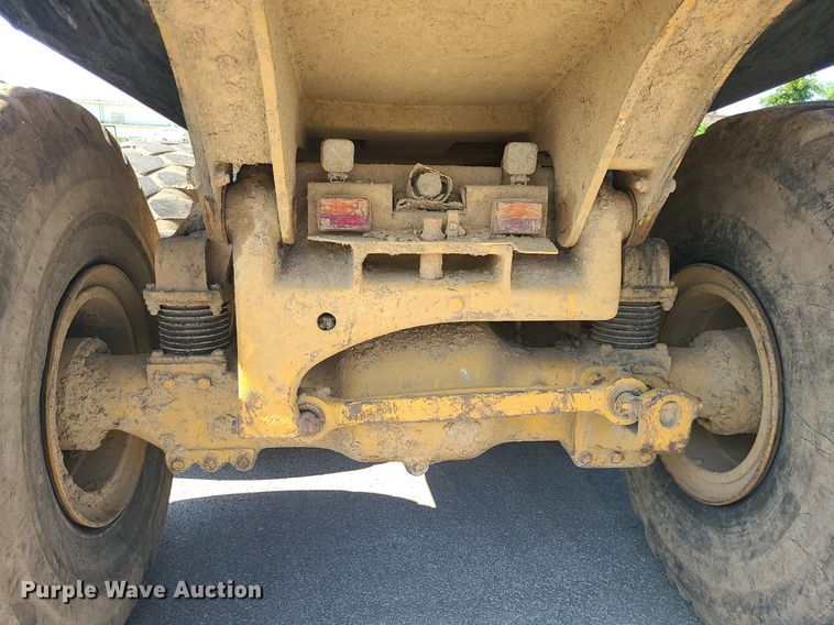 image for item LE9151 2005 Caterpillar 740  haul truck