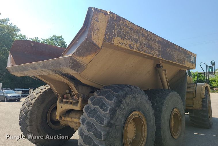 image for item LE9151 2005 Caterpillar 740  haul truck