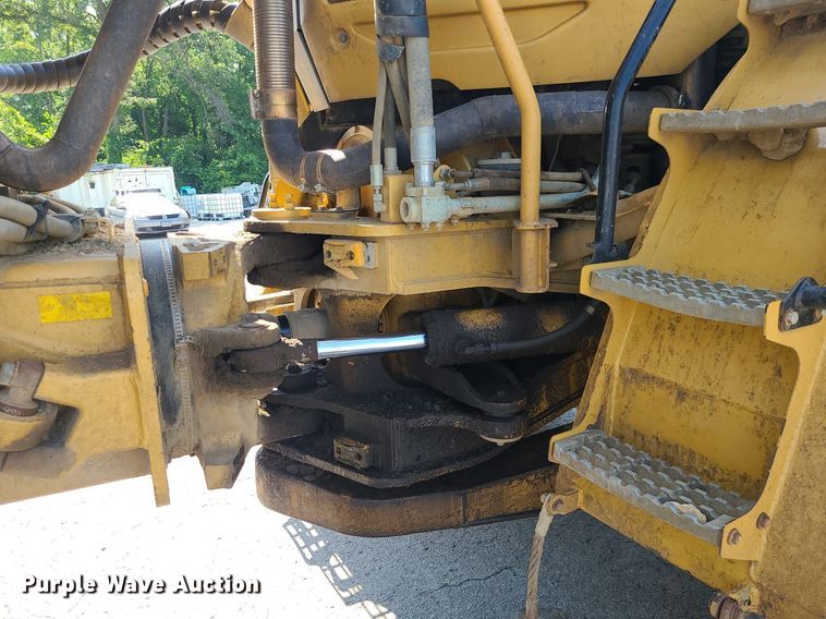 image for item LE9151 2005 Caterpillar 740  haul truck