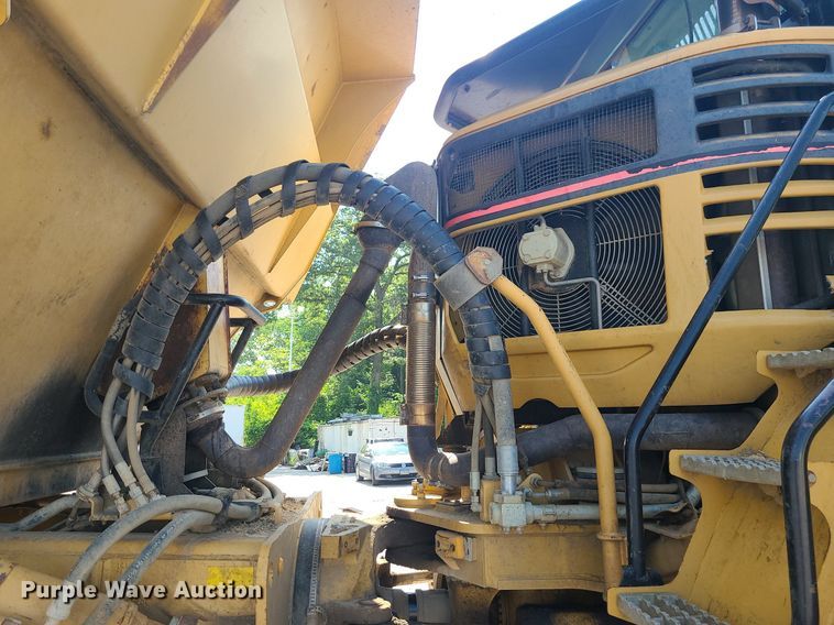image for item LE9151 2005 Caterpillar 740  haul truck