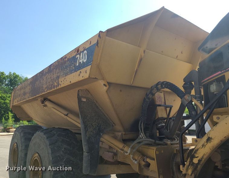 image for item LE9151 2005 Caterpillar 740  haul truck