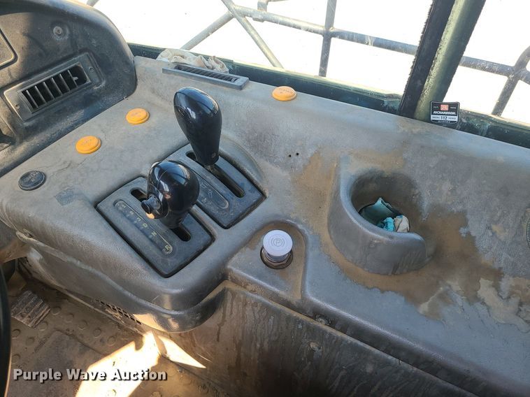 image for item LE9151 2005 Caterpillar 740  haul truck